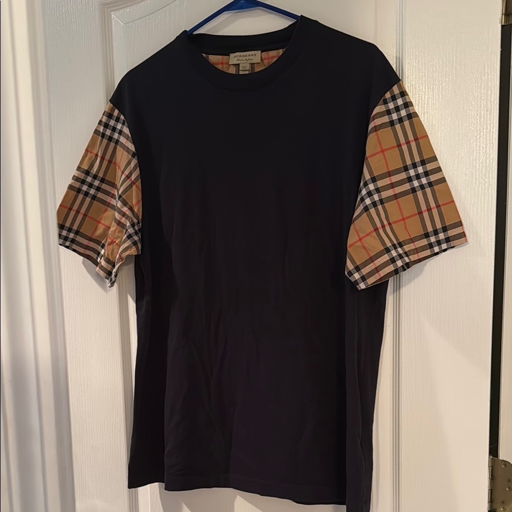 Burberry Black T-Shirt with Plaid Sleeves